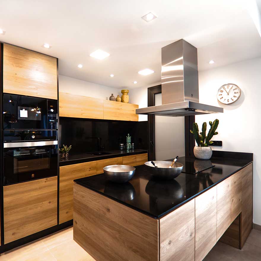 Modern modular kitchen interior design in Noida